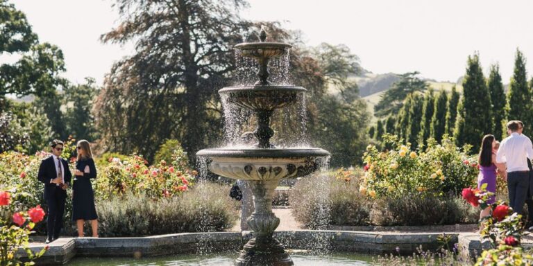 Read more about the article 5 Creative Ways to Use Floating Fountains for Wedding Venues