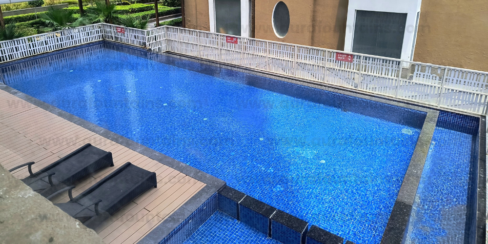 Swimming pool dealer